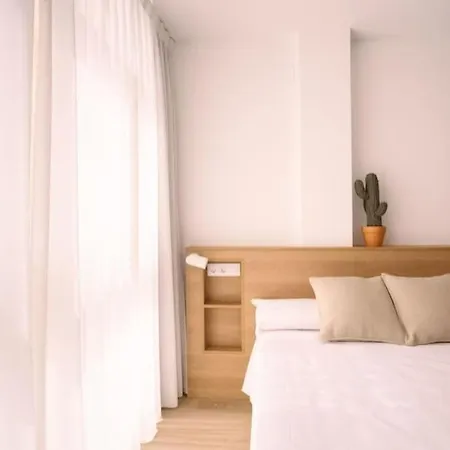 Luminoso Estudio Con Vistas Al Mar Las Canteras (Valencia)
